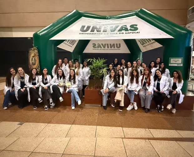 Acad�micos de Farm�cia levam informa��es e dicas aos frequentadores do Serra Sul Shopping